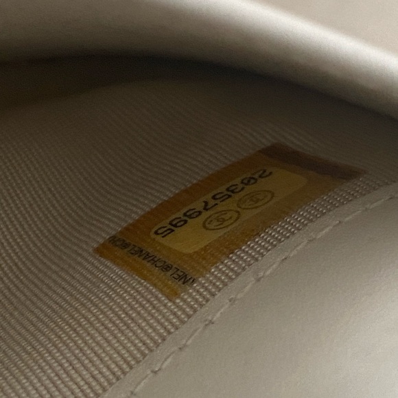 Chanel Classic Caviar Gold Wallet - Picture 7 of 9